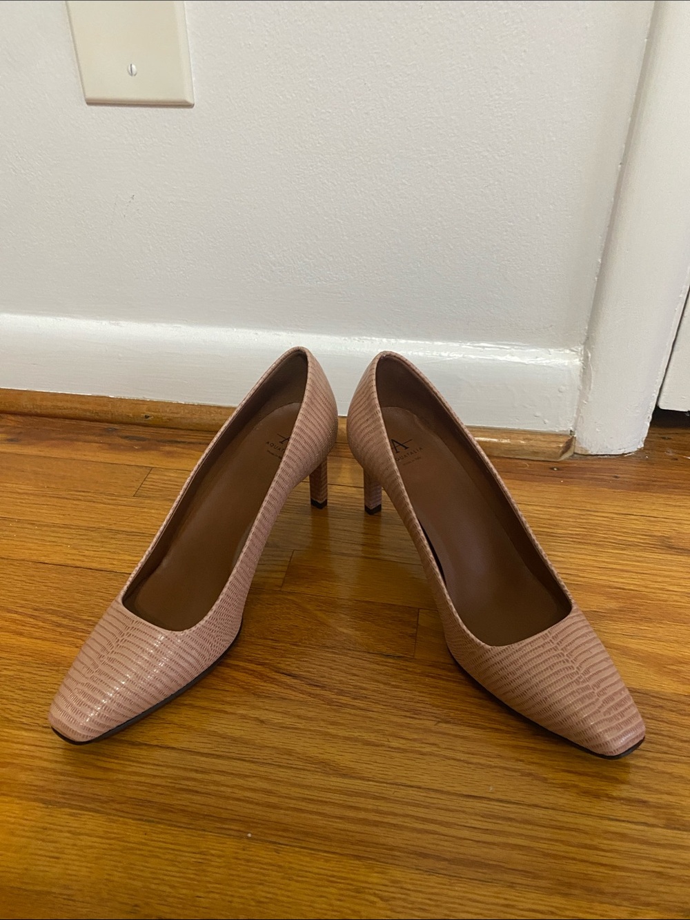 Aquatalia Blush Pink Textured Pointed Toe Pumps